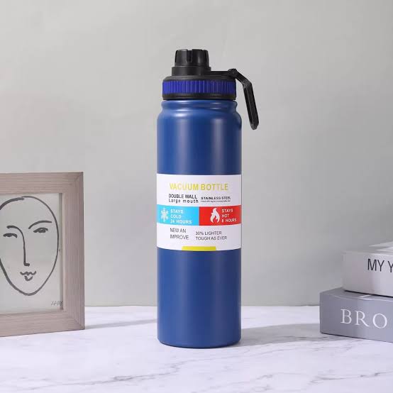 Double-Wall Insulated Stainless Steel Water Bottle 800mL – Hot & Cold, Leak-Proof, Portable Design - White